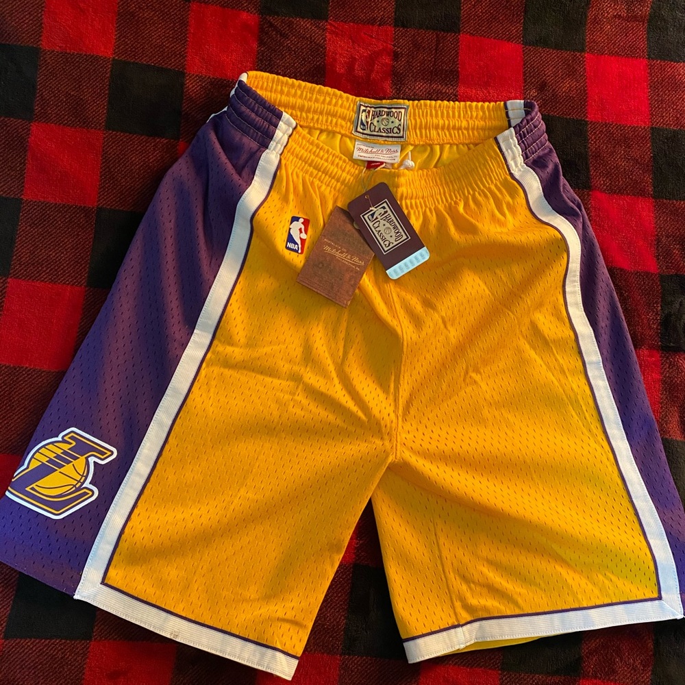 Mitchell and Ness LA Lakers retro shorts 2010 New